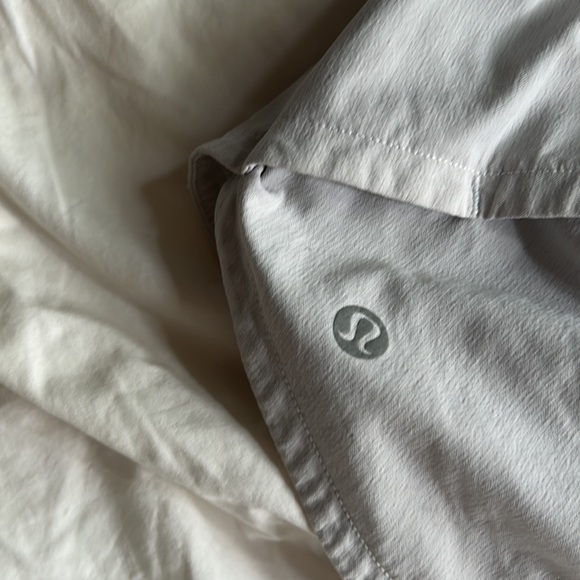 White lululemon 2.5” speed ups shorts - Picture 2 of 4